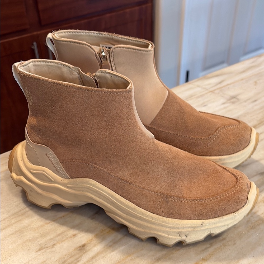 Sorel Acadia boots 7.5